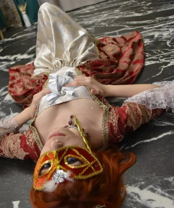 Изысканная красотка с роскошной фигурой ждет щедрого мужчину для ярких и чувственных встреч. Только для ценителей красивых женщин! 367, 19 лет