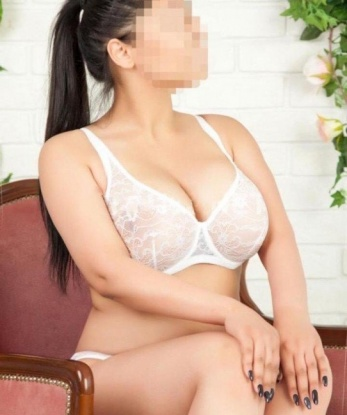 Сексуальная бомба ждет своего героя. Обещаю сделать всё, чтобы ты почувствовал себя королем в моих объятиях. Со мной ты сможешь расслабиться и полностью отдаться страсти. 11283, 30 лет