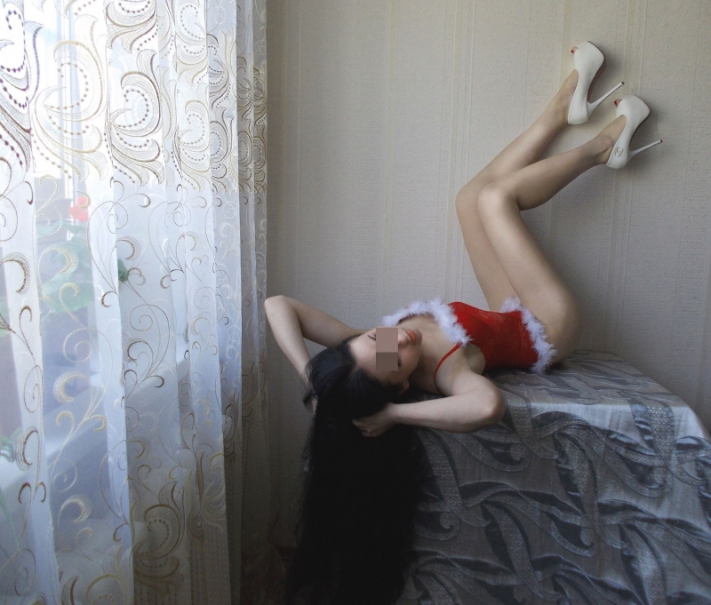 Знойная брюнетка с огненным характером приглашает провести время с пользой для души и тела. Гарантирую полный релакс и наслаждение! 21356, 24 года